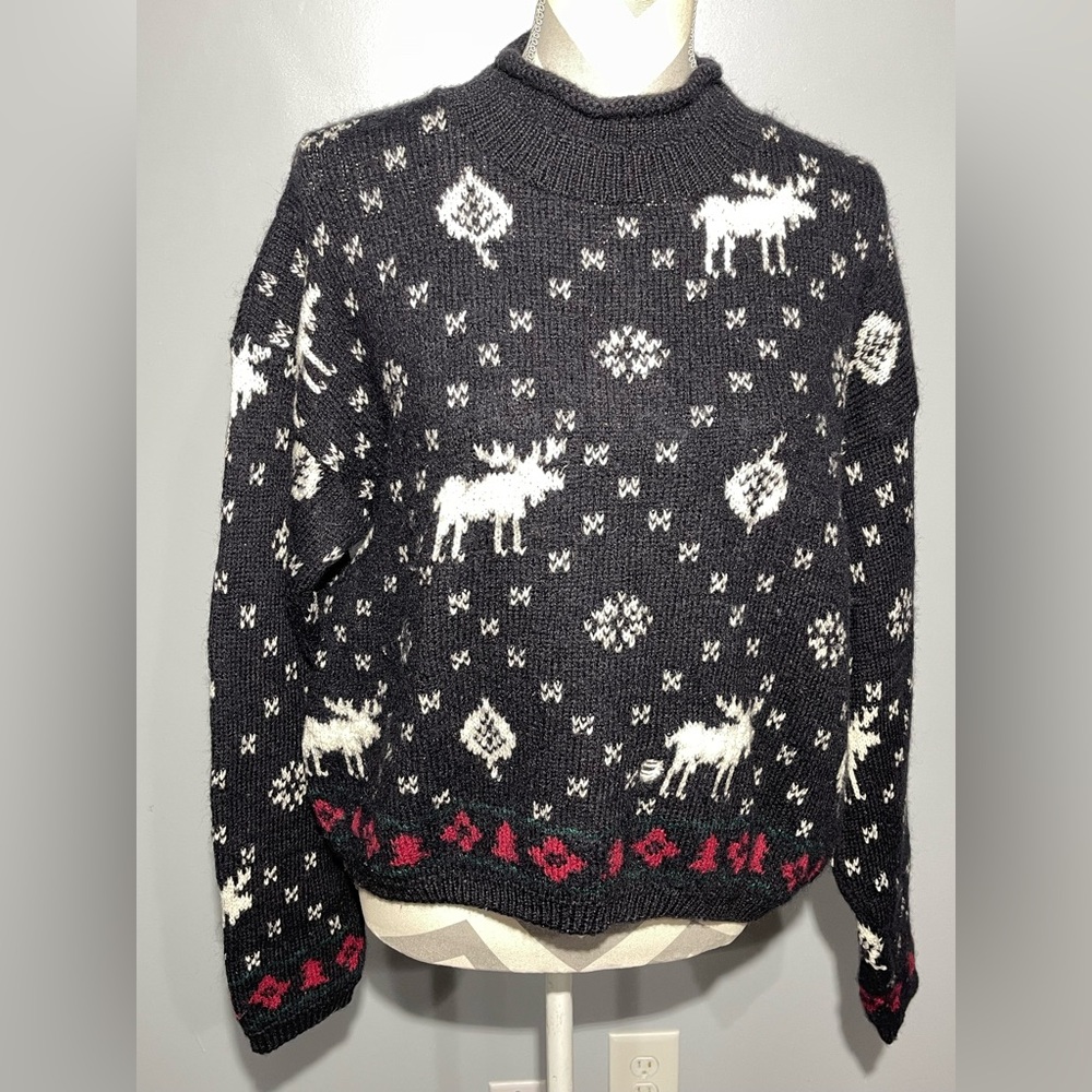 Cozy Moose Pattern Sweater in Black and White‎